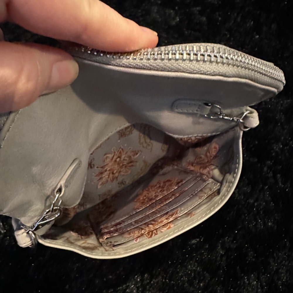 HOBO Multifunctional Purse - Picture 9 of 10
